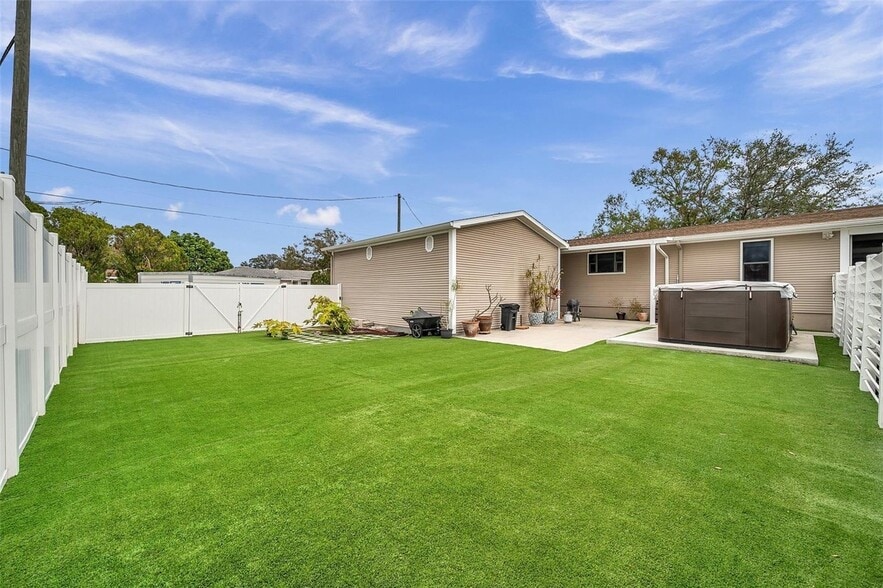 2715 9th Ave N, Saint Petersburg, FL for sale - Building Photo - Image 3 of 20