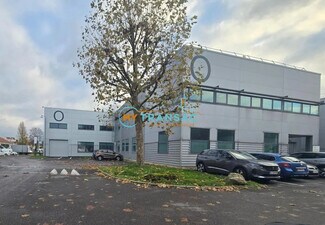 Plus de détails pour Local d'activités à louer