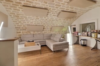 6 Rue Bailleul, Paris for lease Interior Photo- Image 2 of 4