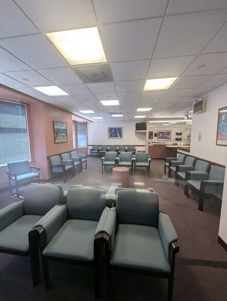 2410 S Broad St, Philadelphia, PA for lease - Interior Photo - Image 2 of 6