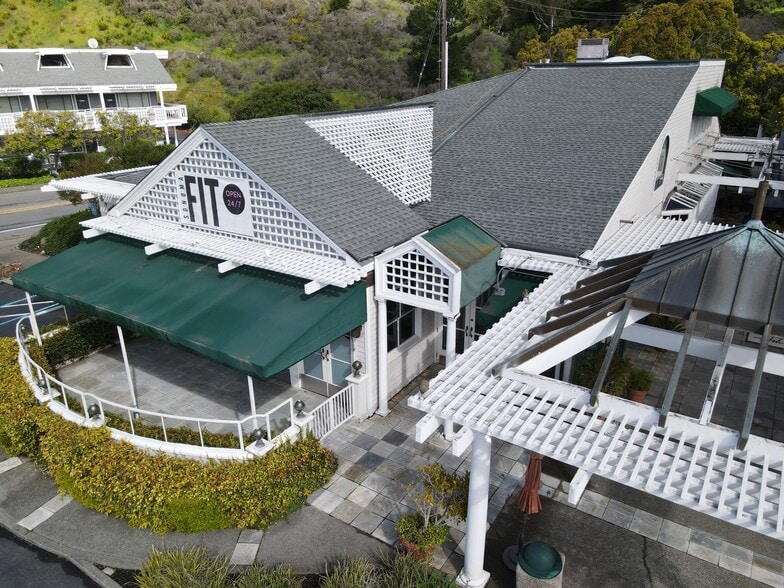 639 E Blithedale Ave, Mill Valley, CA à louer - Photo du bâtiment - Image 3 de 11