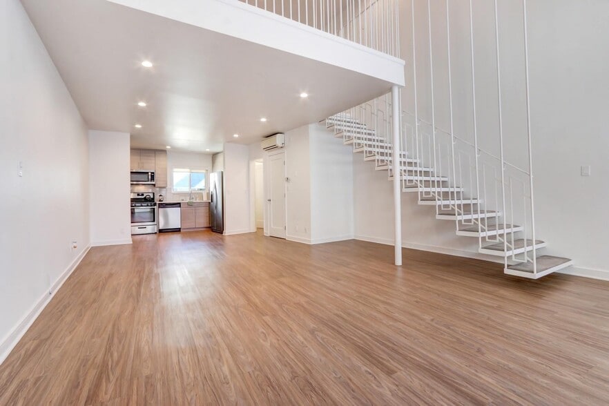 700 S 6th St, Burbank, CA for sale - Building Photo - Image 2 of 74