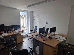 Chapel Ln, Longton for lease Interior Photo- Image 1 of 15