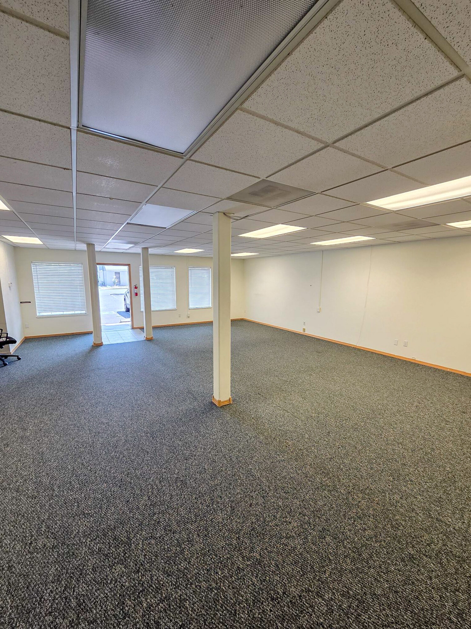 755 SW 7th St, Redmond, OR for lease Interior Photo- Image 1 of 3