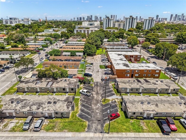 2080-2090 NW 31st St, Miami, FL for sale - Building Photo - Image 1 of 12