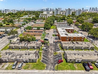 Plus de détails pour 2080-2090 NW 31st St, Miami, FL - Multi-résidentiel à vendre