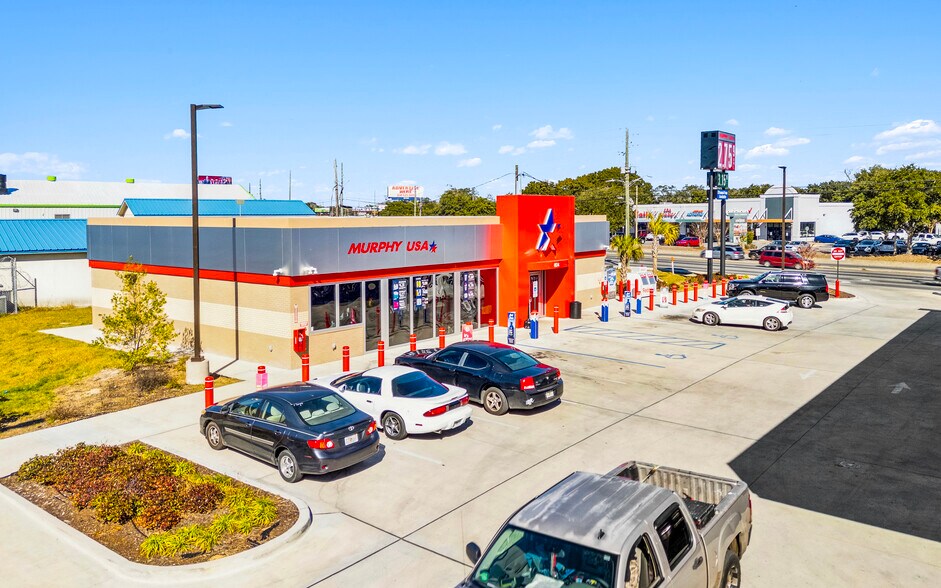 604 Beal Pky, Fort Walton Beach, FL à vendre - Photo du bâtiment - Image 3 de 4