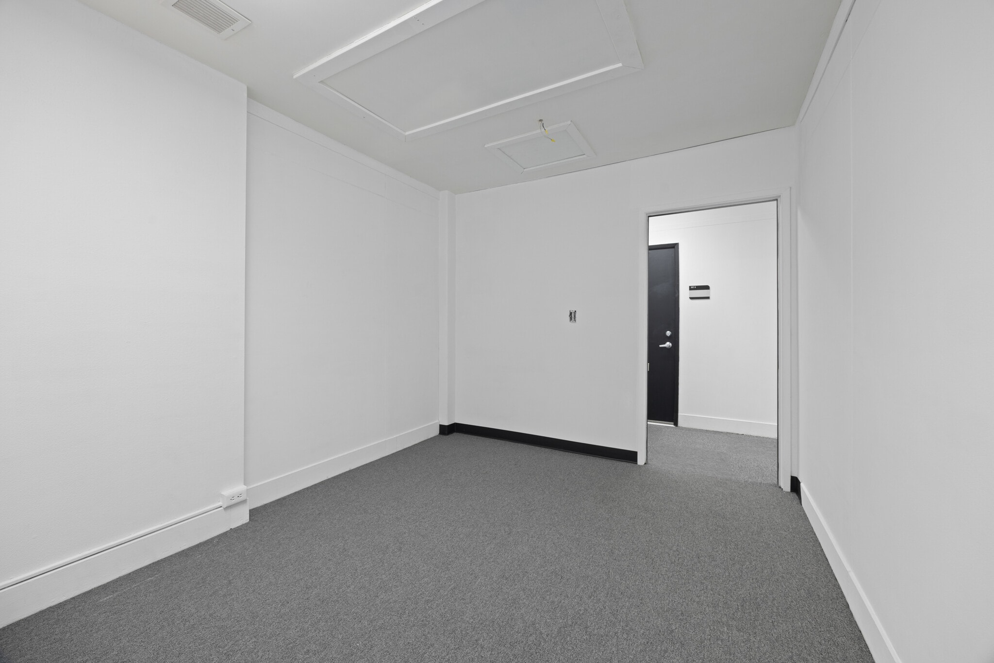 611 S Catalina St, Los Angeles, CA for lease Interior Photo- Image 1 of 2