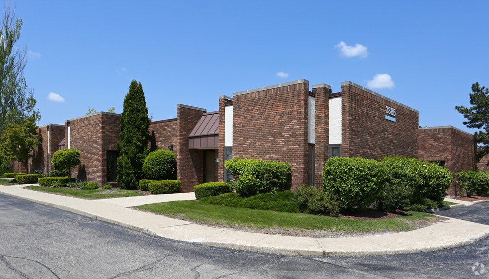 3385 N Arlington Heights Rd, Arlington Heights, IL for sale - Primary Photo - Image 1 of 6