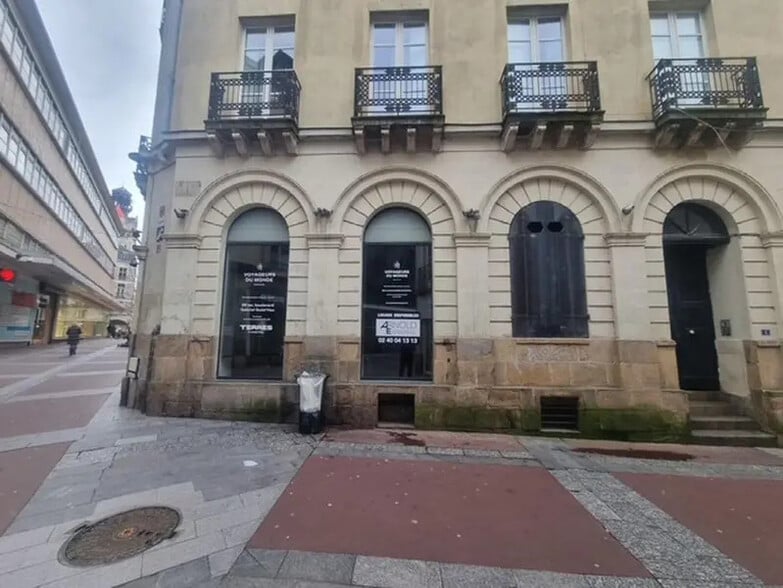 Multifamily in Nantes for sale - Building Photo - Image 1 of 9