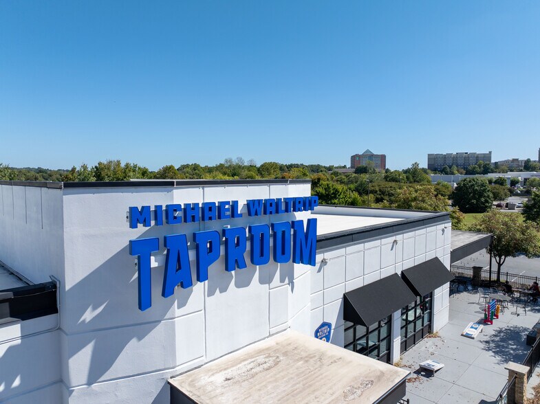 7731 Gateway Ln NW, Concord, NC à vendre - Photo du bâtiment - Image 2 de 5