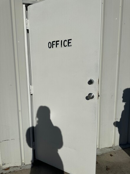 18715 Colonial Dr, Orlando, FL for lease - Building Photo - Image 2 of 26