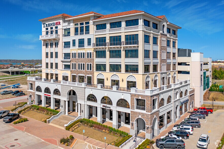 2701 Sunset Ridge Dr, Rockwall, TX à louer - Photo du bâtiment - Image 1 de 17