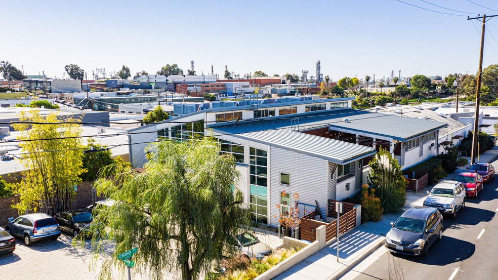 1228 E Grand Ave, El Segundo, CA à louer - Photo du bâtiment - Image 2 de 6