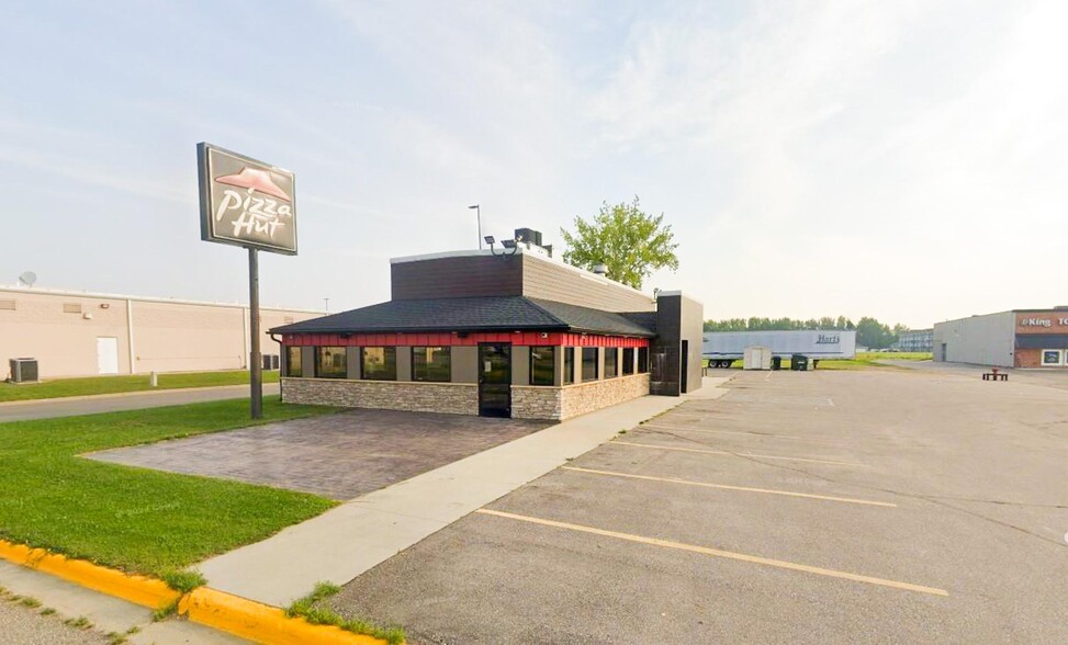 1809 Hwy 59 S, Thief River Falls, MN for sale - Building Photo - Image 1 of 3