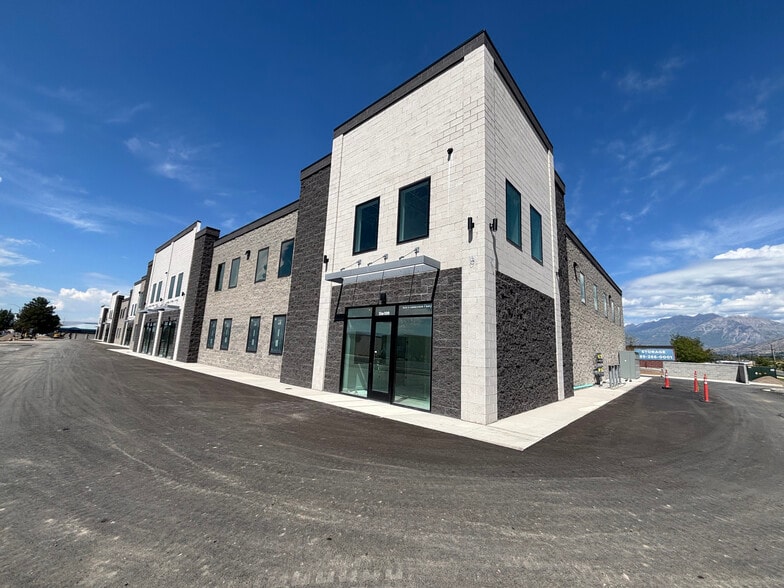 633 E Lakeview Pky, Provo, UT for lease - Building Photo - Image 3 of 14