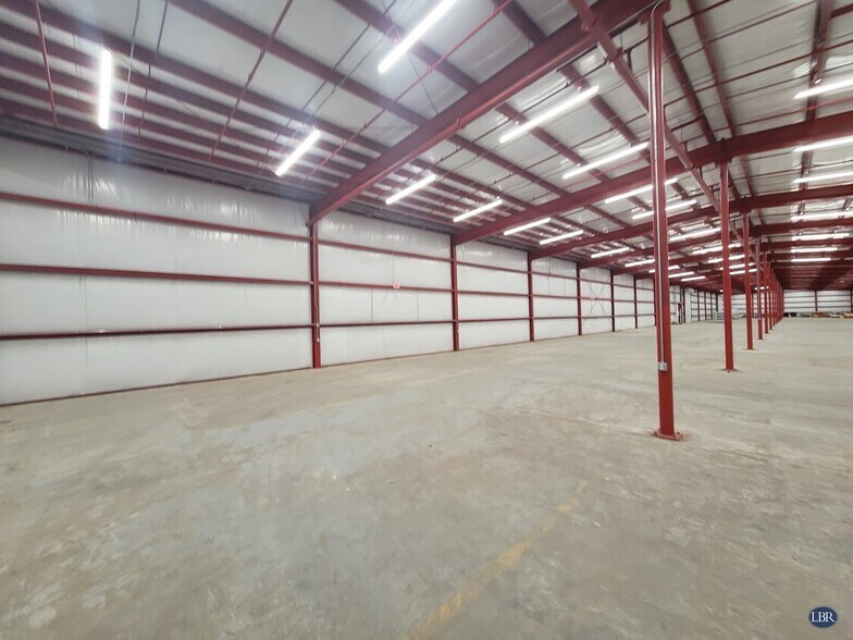 5130 S Washington Ave, Titusville, FL à vendre - Photo intérieure - Image 2 de 3