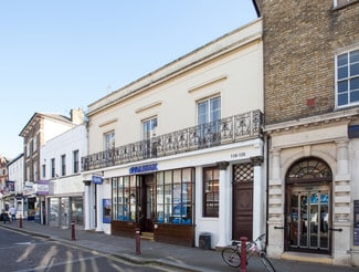 Plus de détails pour 118-120 Guildford St, Chertsey - Commerce de détail à louer
