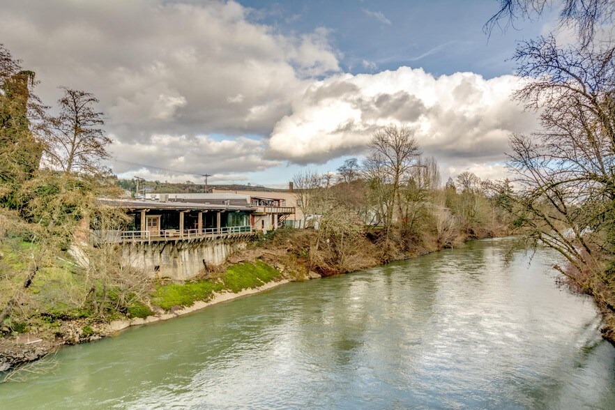 124 E Main St, Sheridan, OR à vendre - Photo du bâtiment - Image 2 de 10