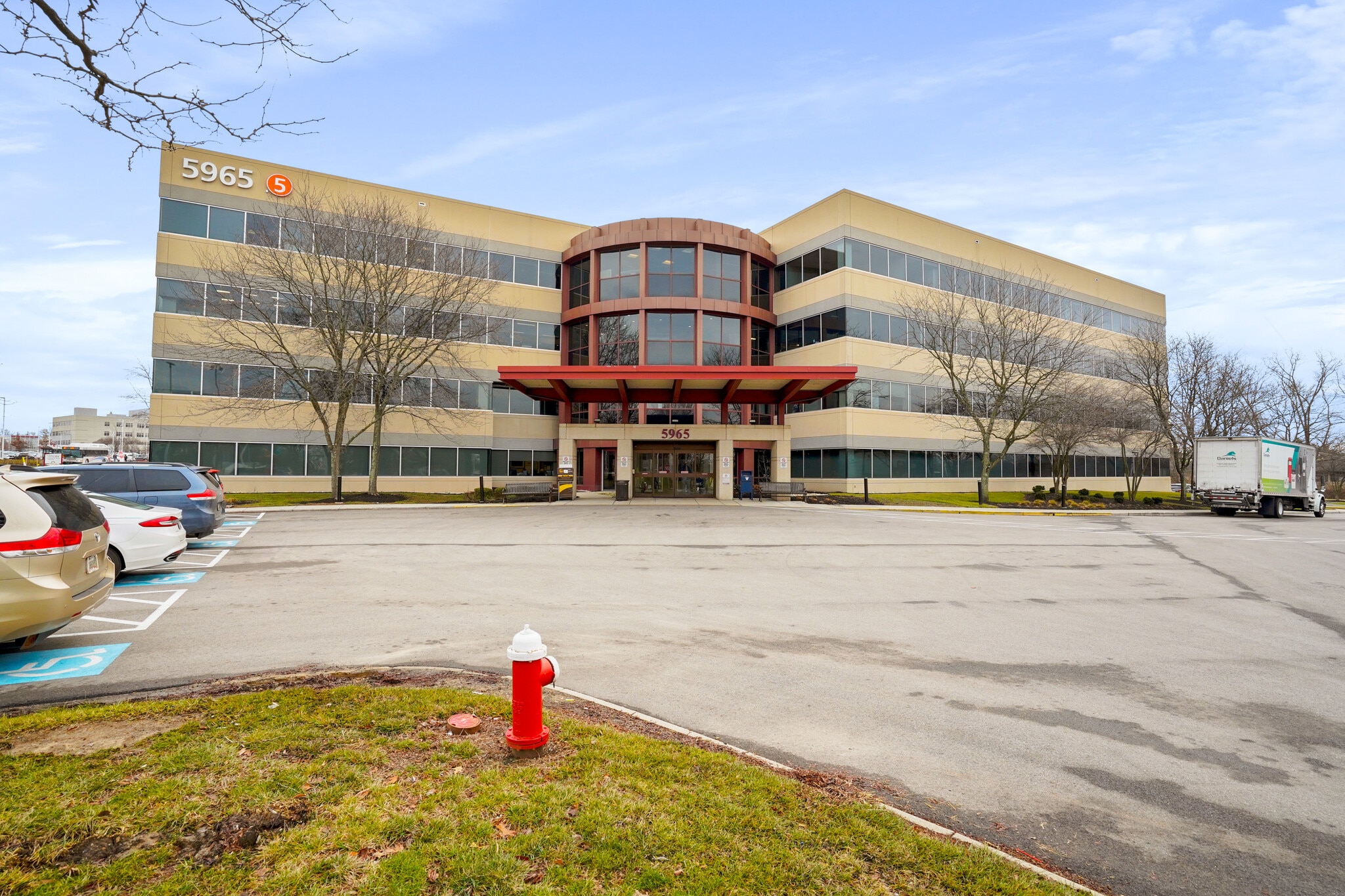 5965 E Broad St, Columbus, OH for lease Building Photo- Image 1 of 5