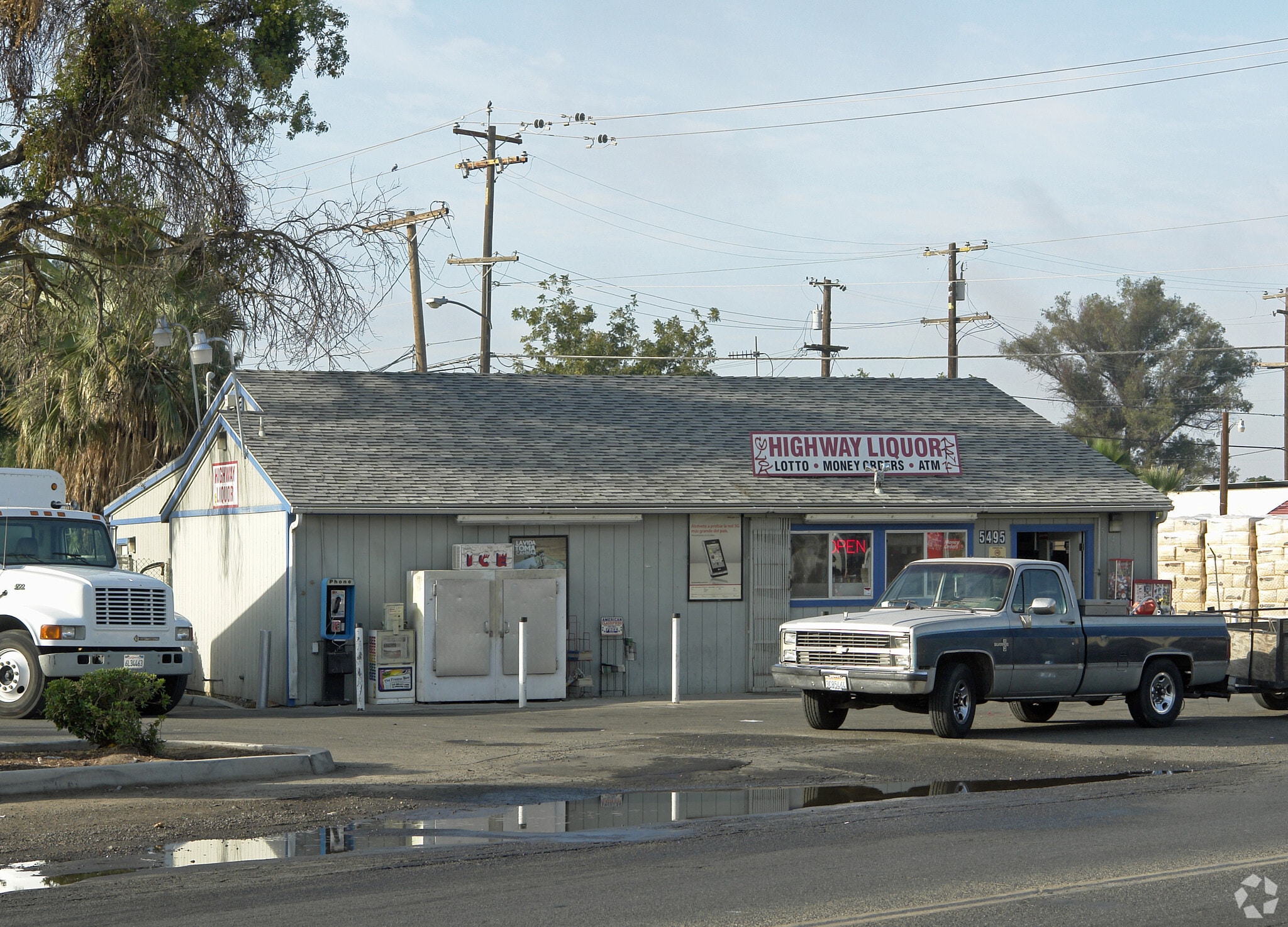 5495 W Shaw Ave, Fresno, CA for lease Primary Photo- Image 1 of 10