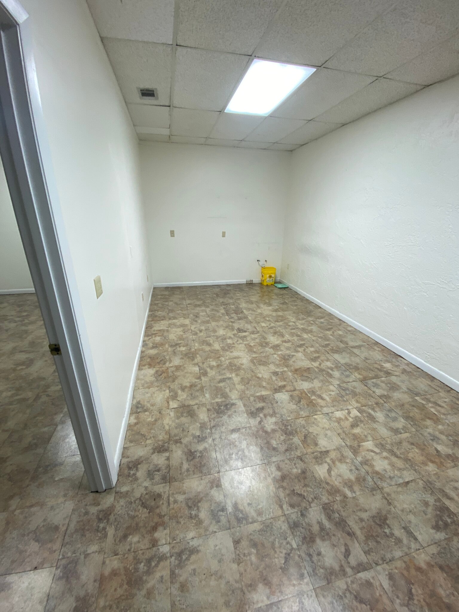 1101-1103 W Hibiscus Blvd, Melbourne, FL for lease Interior Photo- Image 1 of 3