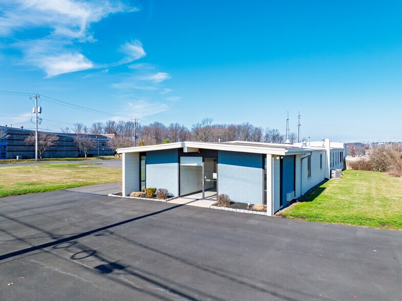 1265 Dekalb Pike, Blue Bell, PA à louer - Photo du bâtiment - Image 3 de 10