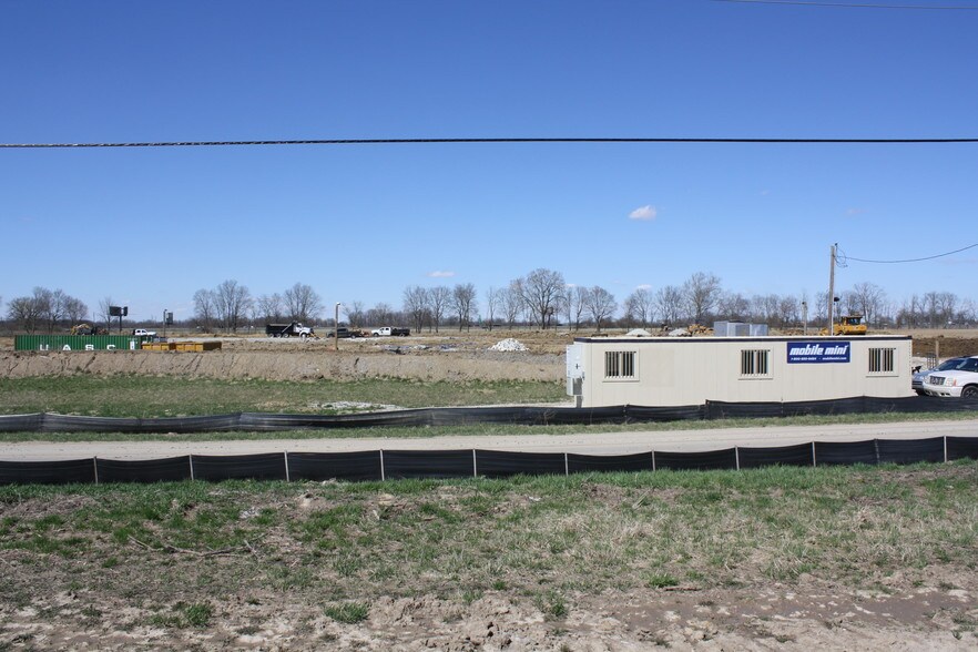 13 CR & W 800, Pendleton, IN à vendre - Photo du bâtiment - Image 3 de 5