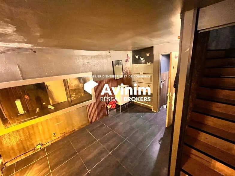 Retail in Paris for lease - Interior Photo - Image 3 of 5