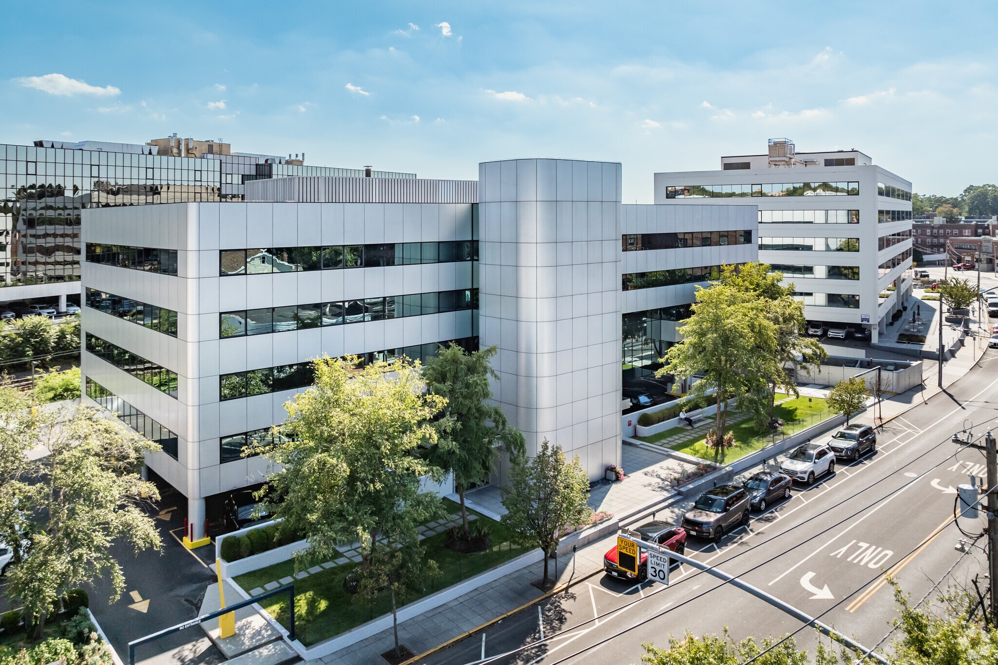 40 Cutter Mill Rd, Great Neck, NY for lease Primary Photo- Image 1 of 5