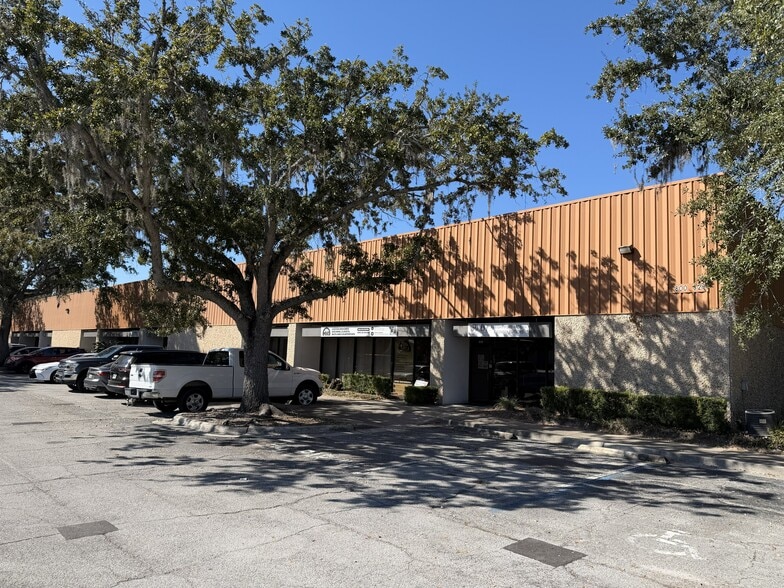 800-870 N Hoagland Blvd, Kissimmee, FL for lease - Building Photo - Image 3 of 5