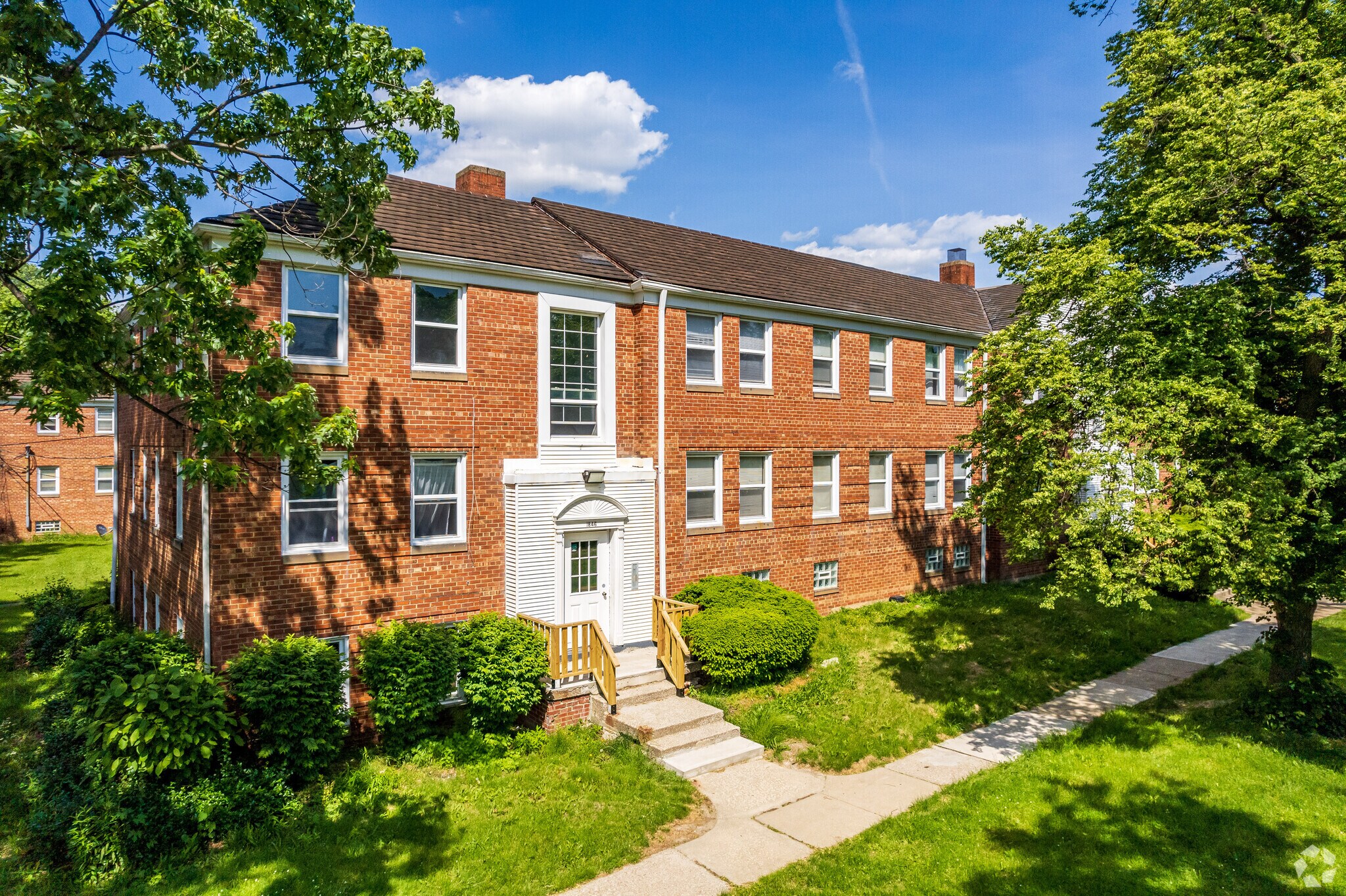 1832-1864 Forest Hills Blvd, Cleveland, OH à vendre Photo principale- Image 1 de 27