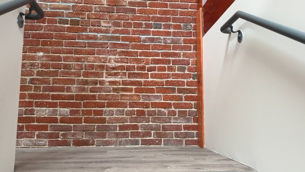 800-810 S Santa Fe Ave, Los Angeles, CA for lease - Commercial Listing Video - Image 3 of 3