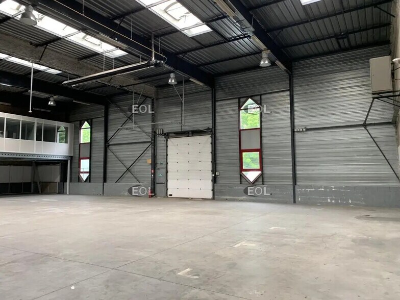 Industriel dans Élancourt à louer - Photo intérieure - Image 3 de 7