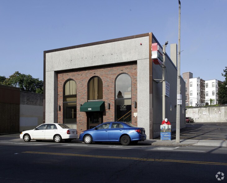 121 Harvard Ave, Allston, MA à louer - Photo du bâtiment - Image 2 de 8