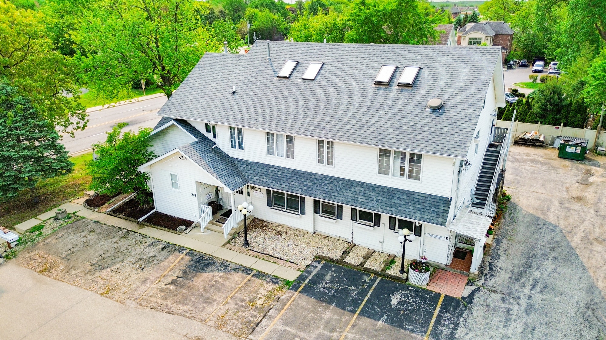 208 N Waukegan Rd, Lake Bluff, IL for sale Primary Photo- Image 1 of 13