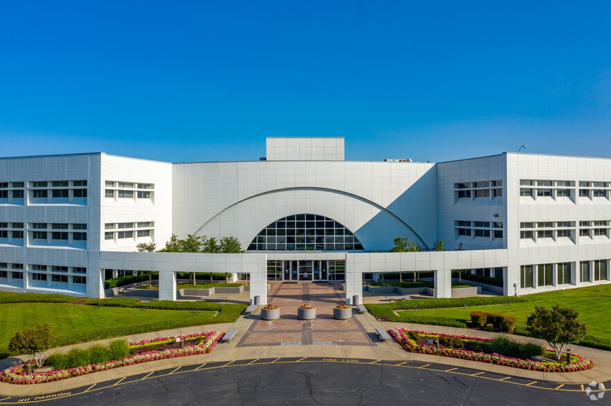 100 Centerview Dr, Nashville, TN for lease - Building Photo - Image 2 of 13