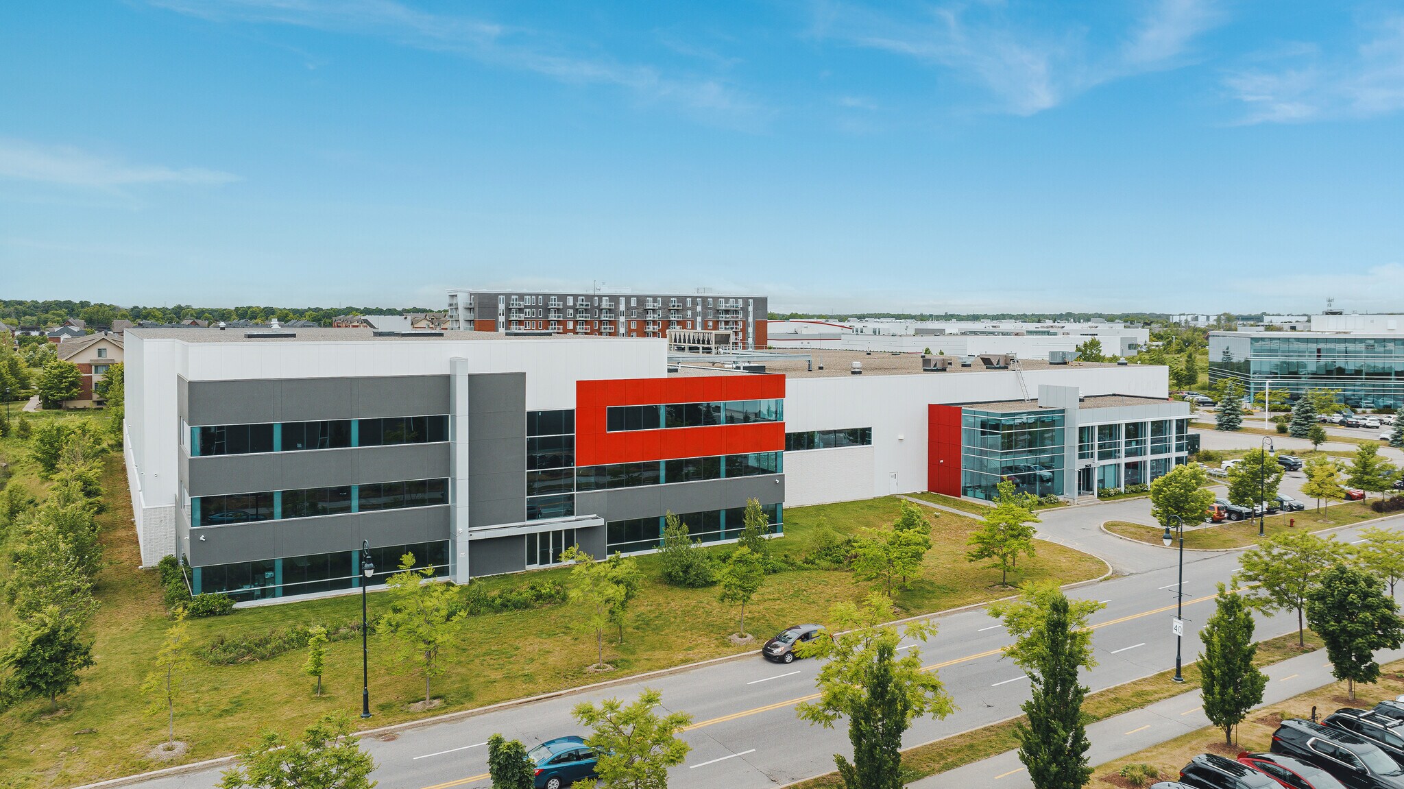 3625 Av des Grandes-Tourelles, Boisbriand, QC à louer Photo du bâtiment- Image 1 de 4