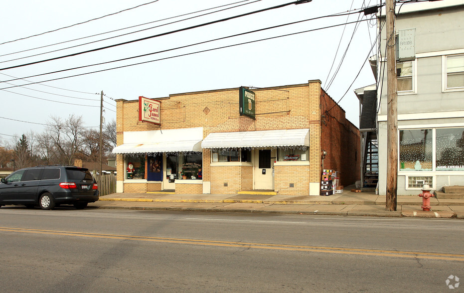 451-453 Broadway Ave, Bedford, OH à vendre - Photo principale - Image 1 de 1