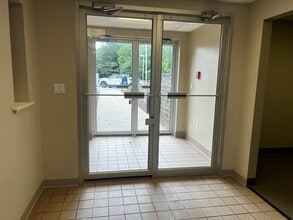 288 Highland Ave, Cheshire, CT for lease Interior Photo- Image 2 of 9