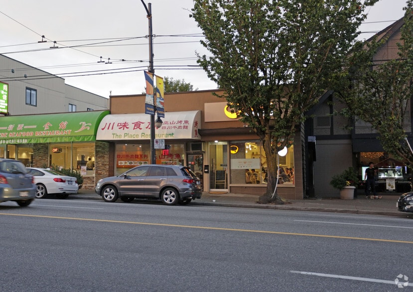 8028-8030 Granville St, Vancouver, BC à louer - Photo du bâtiment - Image 2 de 12