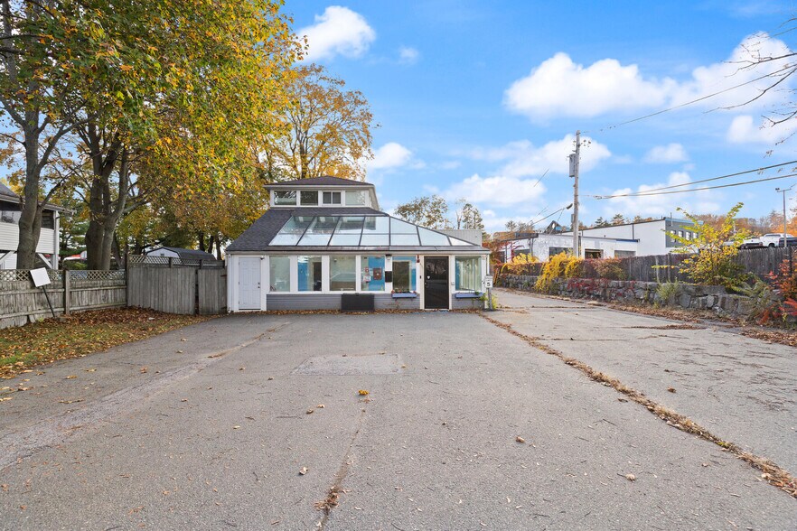 430 Maple St, Danvers, MA à louer - Photo du bâtiment - Image 3 de 7