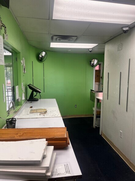 2600 S Claiborne Ave, New Orleans, LA à louer - Photo du bâtiment - Image 2 de 14