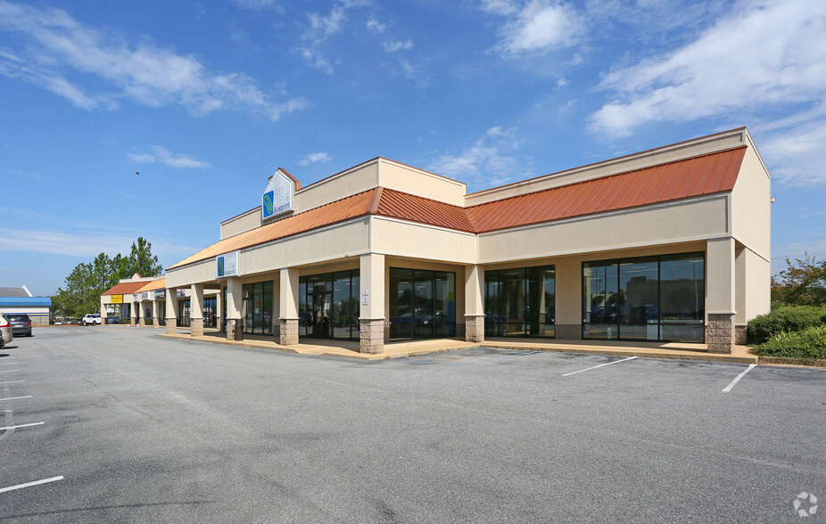 1017-1029 N Westover Blvd, Albany, GA for lease - Building Photo - Image 3 of 8