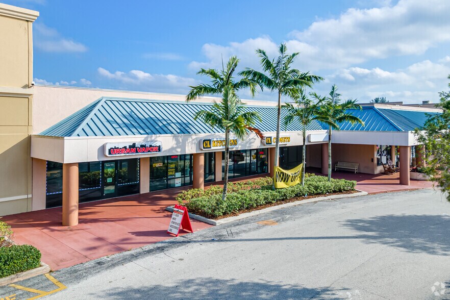 Sr 7, Royal Palm Beach, FL à louer - Photo du bâtiment - Image 2 de 8