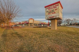 5500 Harrison Ave, Cincinnati, OH à louer Photo du bâtiment- Image 2 de 23