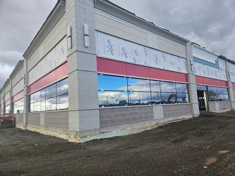 439 Great Northern Rd, Sault Ste. Marie, ON à louer - Photo du bâtiment - Image 2 de 4