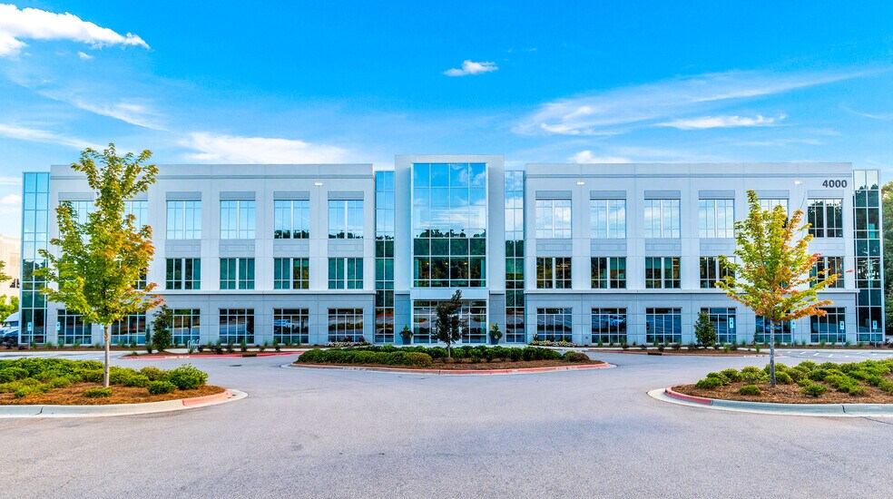4000 Paramount Pky, Morrisville, NC à louer - Photo du bâtiment - Image 1 de 16