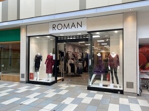 The Square, Camberley à louer Photo du bâtiment- Image 1 de 1