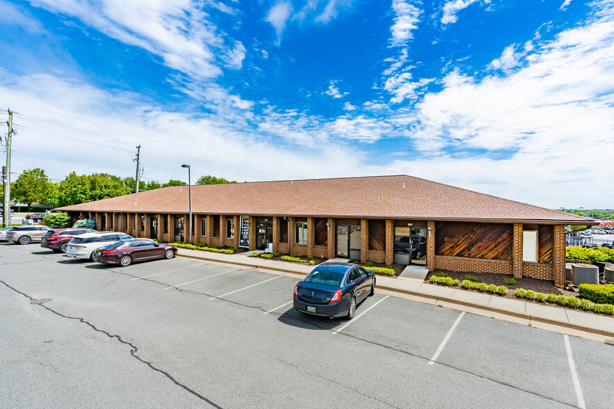 Bureau dans Stafford, VA à vendre - Photo principale - Image 1 de 1